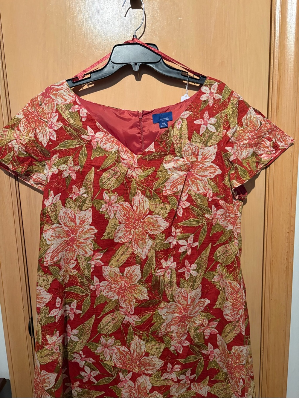 JH Collectibles vintage-style red floral midi dress with a V-neckline Size 16W - Picture 2 of 6